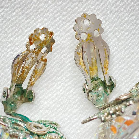 Clip On Stud Earrings Clear AB Faceted Ball Beads In Wired Clusters - Picture 9 of 10